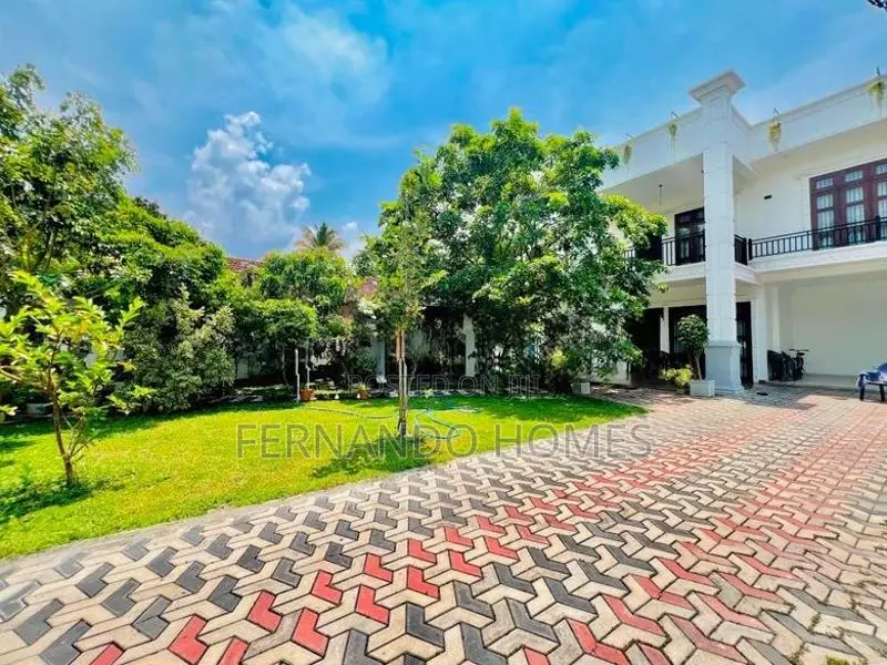 Katunayaka Near Bus Road Superir Luxury Modern House For Sale Negombo