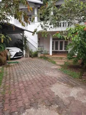 Spacious 3-Storey Semi-Modern 3 Unit House for Sale in Nawala | SH1516