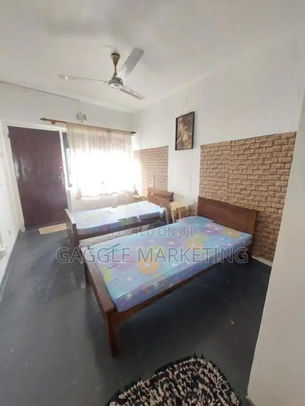 Shared Men's Hostel in Prime location Narahenpita.