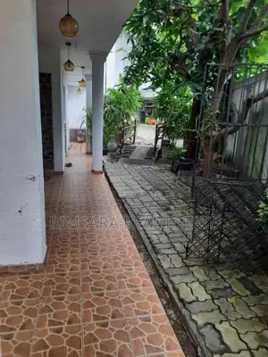 Spacious 3-Storey Semi-Modern 3 Unit House for Sale in Nawala | SH1516