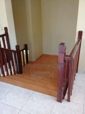 දෙමහල් නිවසක් විකිනිමට හොමගම