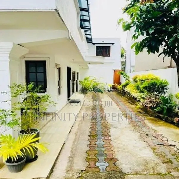 (AFA629) Stunning two story house for sale in Nugegoda