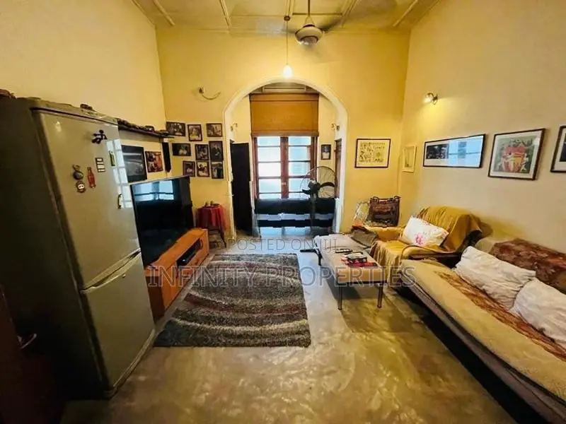 19 P Land With Antic Type Good House For Sale At Colombo 04