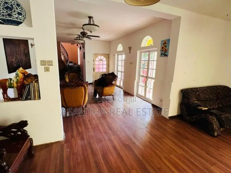 (NNI399) Luxury House With 18 P sale At Rajagiriya