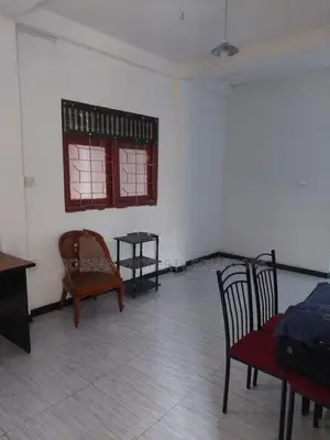 Upstairs House for Rent in Mount Laviniya