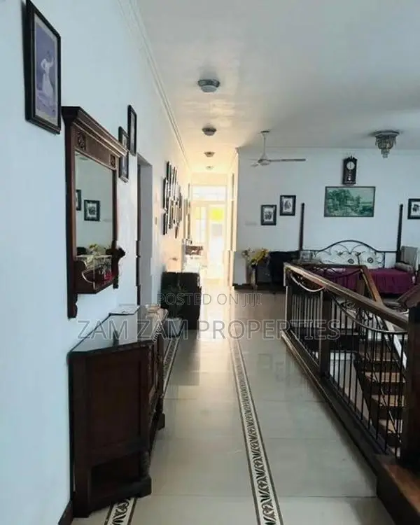 Luxury House For Sale In Alexandra Place Colombo 07 ( Villa )