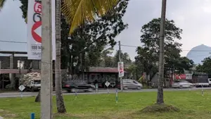 දඹුලු පාරට මුහුණලා ව්‍යාපාරික බිම් කොටසක්