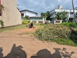Land Sale In Boralesgamuwa Lake Road
