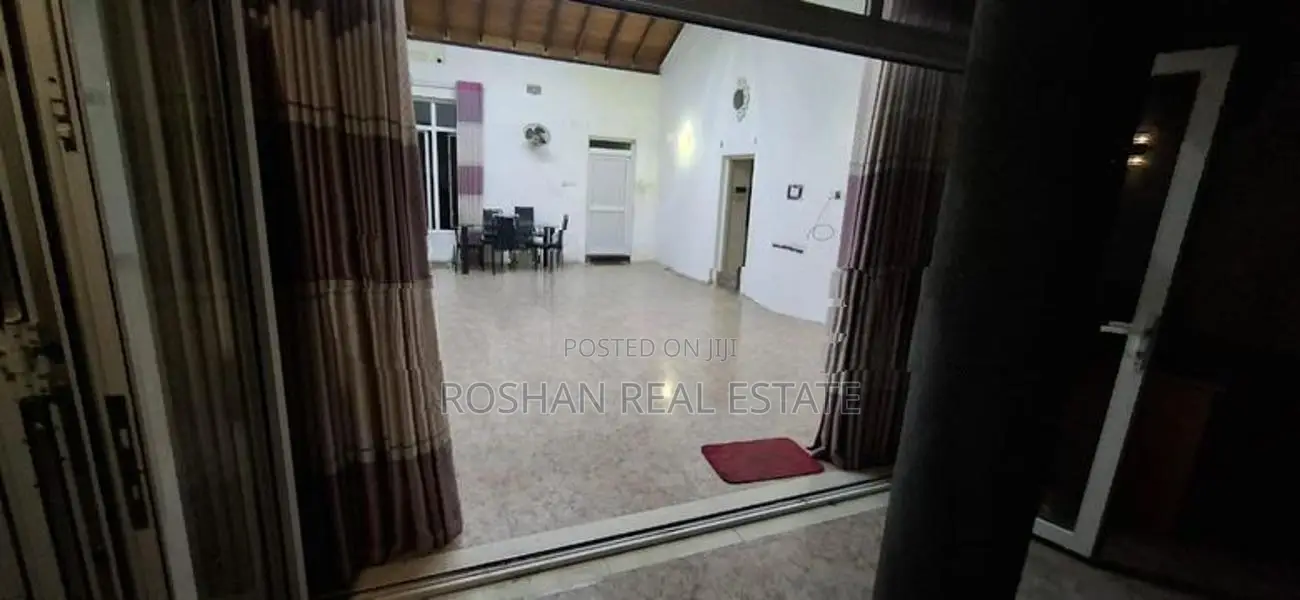 House For Sale Bambalapitiya CH1751