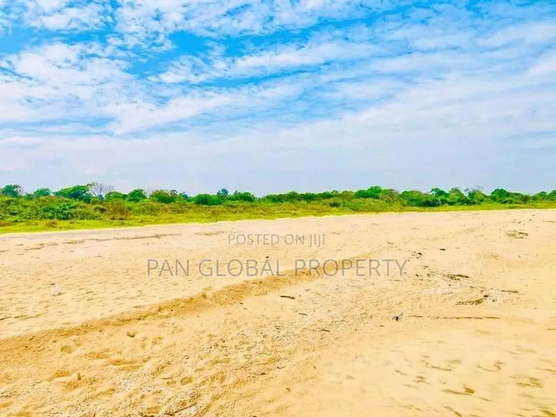 Beach Land for Sale in Arugam Bay