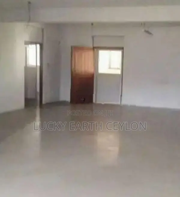 Kaduwela 3 Story Main Road Facing Commercial Building For Rent (ZM1058
