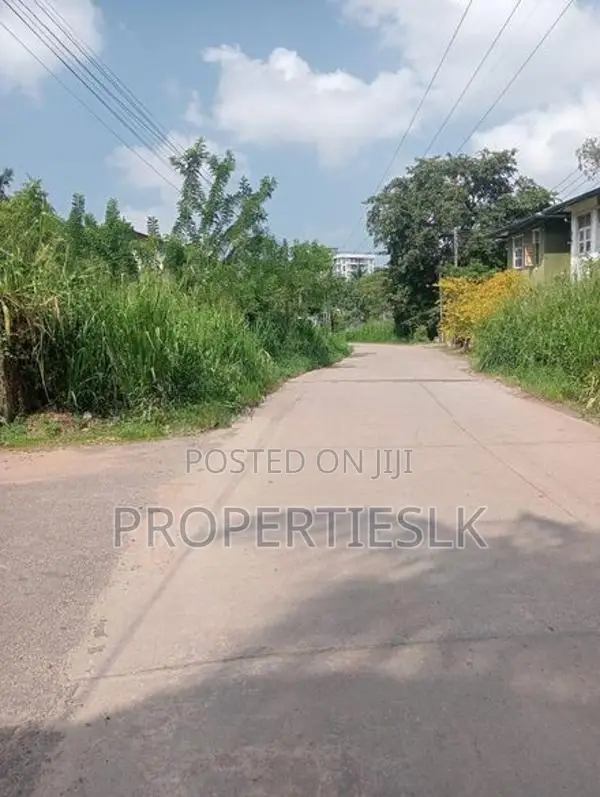 Thalawathugoda prime Loaction 21 Perches Land For Sale