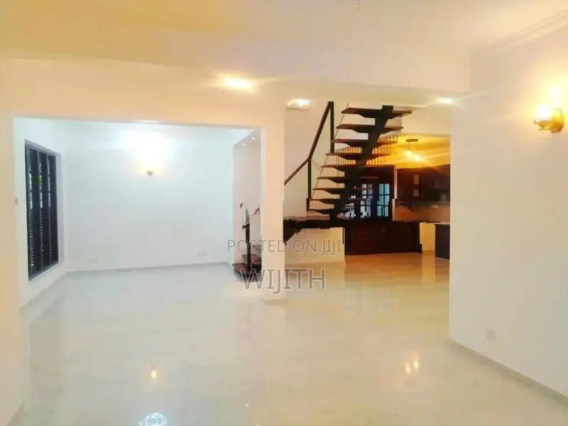 Super Two Storey House for Sale in Pannipitiya Borella Road