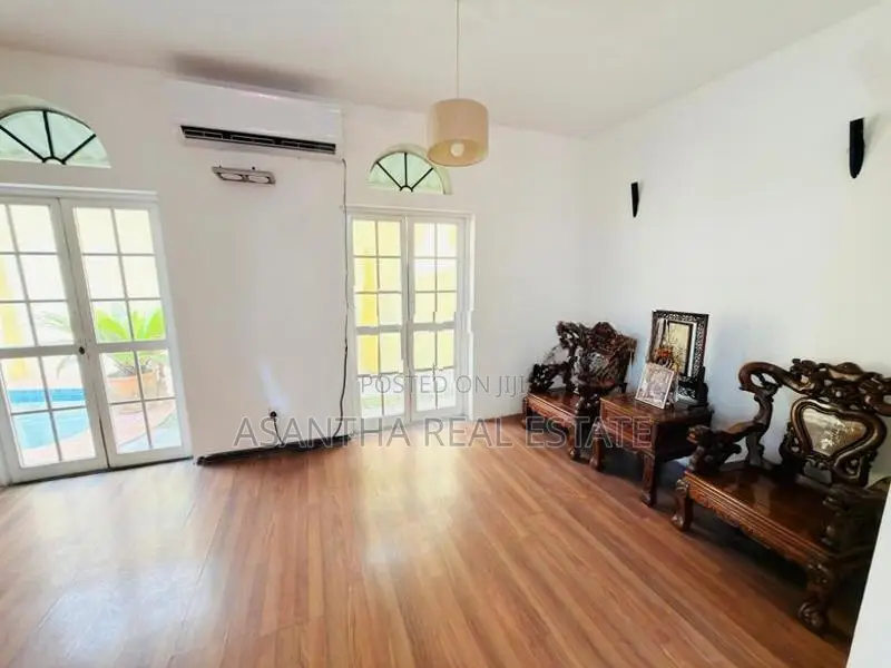 (AF401) Luxury House With 18 P sale At Rajagiriya