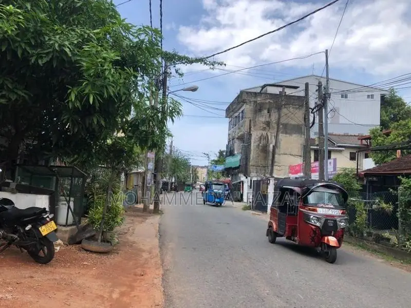 Land For Sale in Kadawatte Road Kalubowila Dehiwala