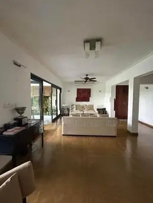 Battramulla : 6BR (7,000sf) Luxury Villa for Sale at Subothipura