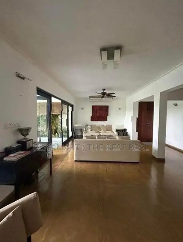 Battramulla : 6BR (7,000sf) Luxury Villa for Sale at Subothipura