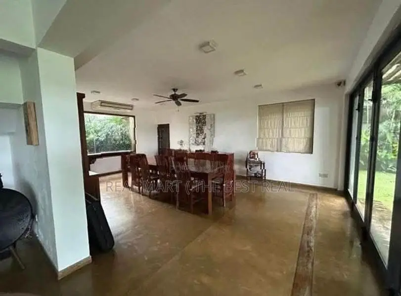Battramulla : 6BR (7,000sf) Luxury Villa for Sale at Subothipura