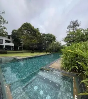 Battramulla : 6BR (7,000sf) Luxury Villa for Sale at Subothipura
