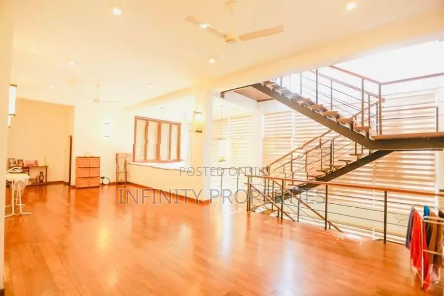 (AFA675) Morden Architectural Design Luxury House Located in Nugegoda