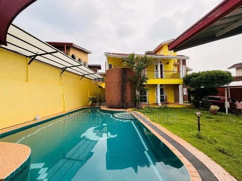 (AFA672) Luxury House With 18 P sale At Rajagiriya