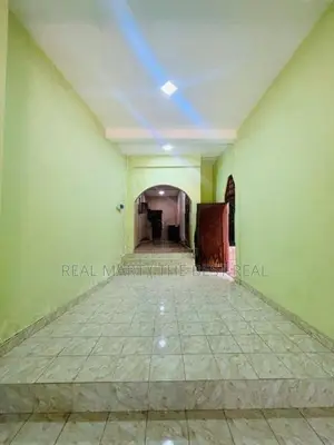 Kandy : 5BR (12P) House for Sale at Dodamwala
