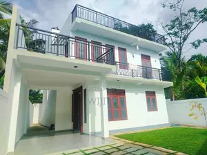 පදිංචිවි නොමෑති ණවමාදිලියේ මහල්3 නිවසක් විකිණීමට