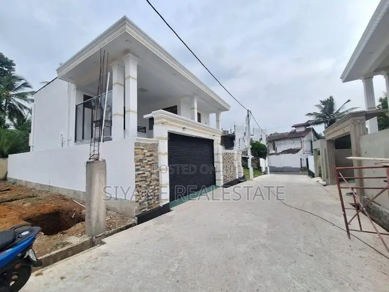 Luxury House for Sale in Boralesgamuwa