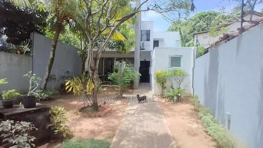 Architect Designed 4-BR House for Sale – Udahamulla, Nugegoda | SH1528
