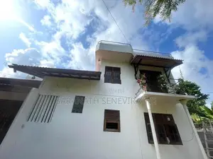 House in Kelaniya Biyagama Rd With 23.5 perches/ 3000 SQFT Rooftop