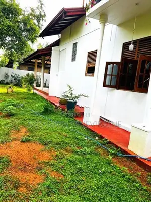 House in Kelaniya Biyagama Rd With 23.5 perches/ 3000 SQFT Rooftop