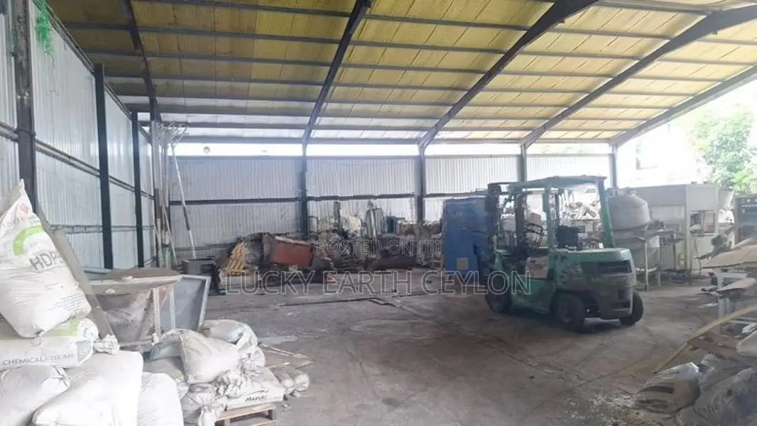 Moratuwa, Galle Road, Commercial Warehouse For Rent (MG1221)