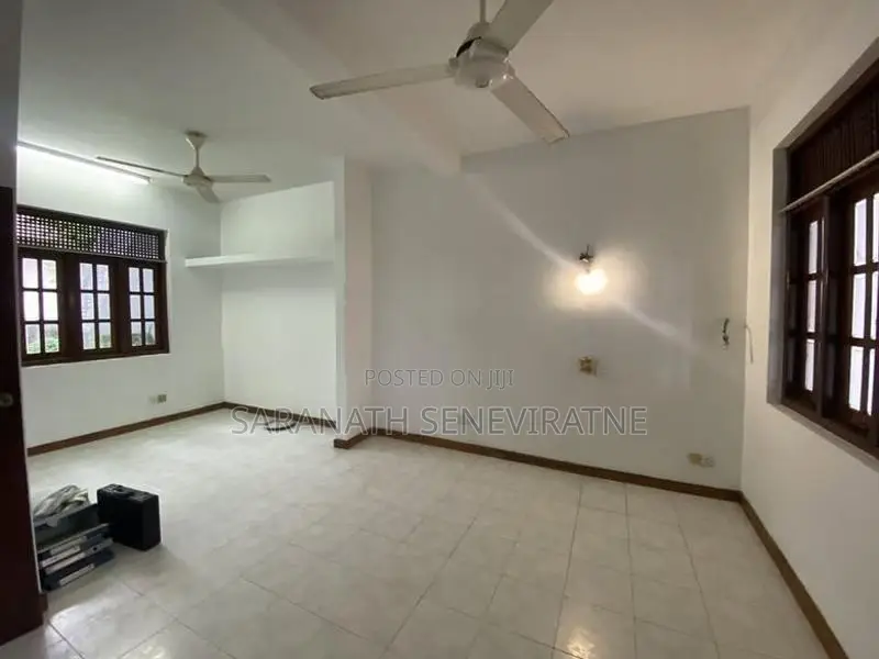 Twin House From Nugegoda