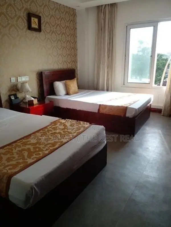 Ella : New 10BR ( 160P) Luxury Tourist Hotel for Sale at Karadagolla