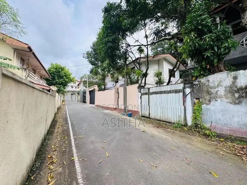 ඉඩමක් විකිනීමට Madiwela