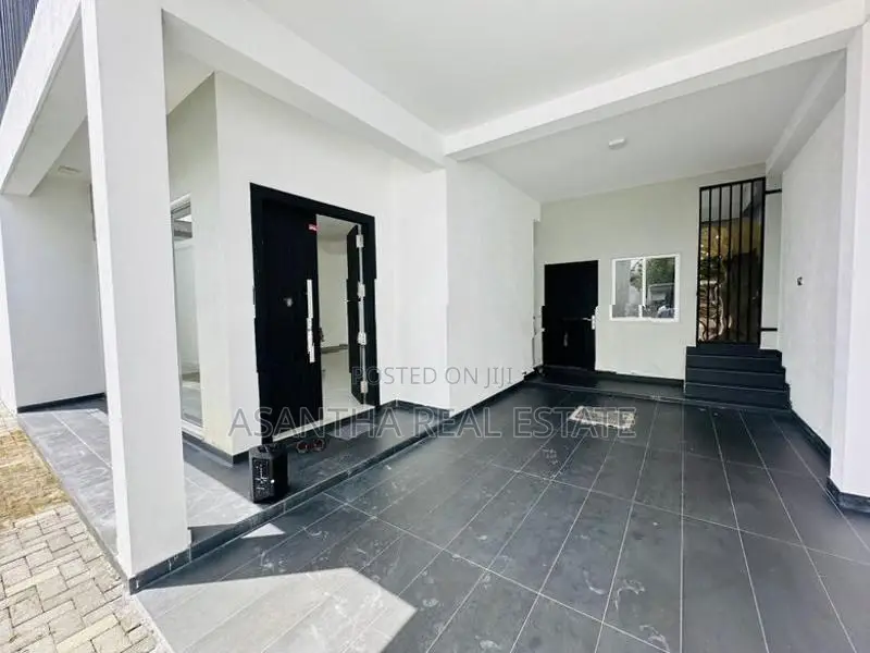 03 Story House Sale At Madiwela Ebuldeneya Nugegoda