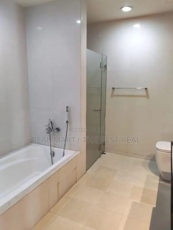 Emperor : 3 BR (1,880Sf) Luxury Sea View Apt for Sale at Colombo 03