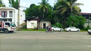 Bare Land Kahathuduwa