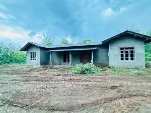 පදිංච් නොවු අලුත්ම නිවසක්