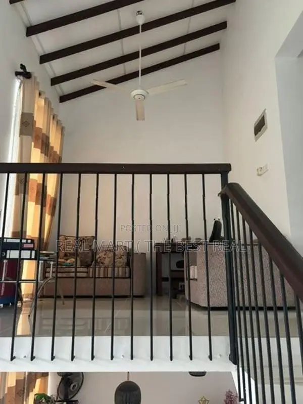 Kadawatha : 3BR (6P) House for Sale
