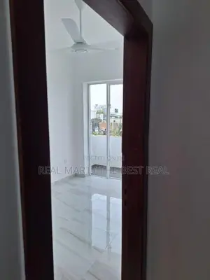 Colombo 5 : Brand new 3BR Apartment for Sale