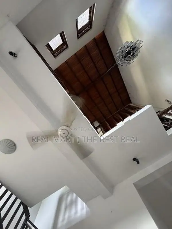 Rathmalana : 5BR (6.85P) House for Sale at Borupana