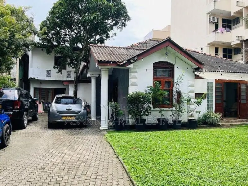 19 P Land With Antic Type Good House For Sale At Colombo 04