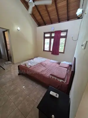 Nugegoda : 11BR (14.8P) House for Sale at Mirihana