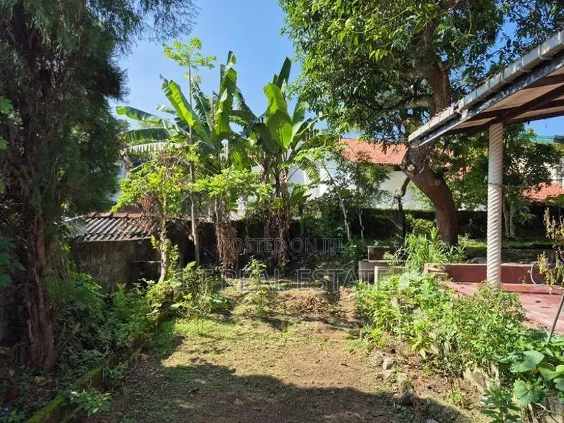 12.10P Residential Land with House for Sale in Nawala
