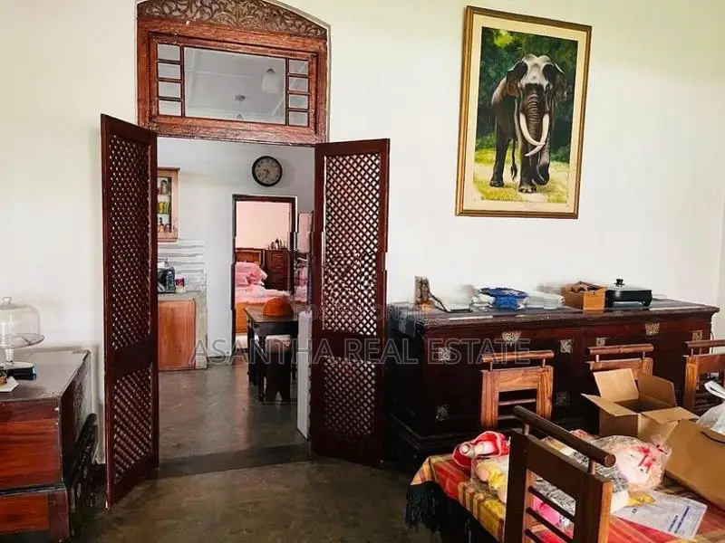 19 P Land With Antic Type Good House For Sale At Colombo 04