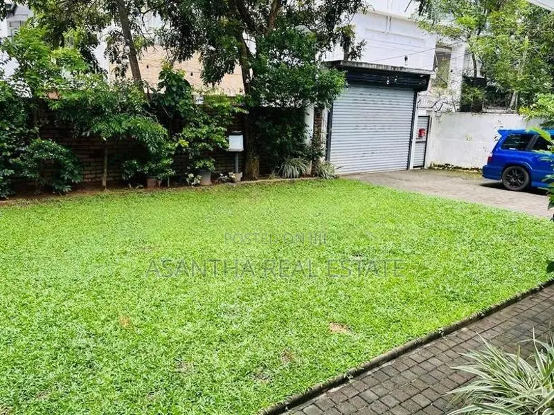 19 P Land With Antic Type Good House For Sale At Colombo 04