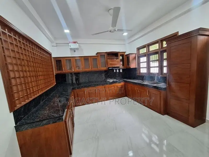 Boralesgamuwa House for Sale