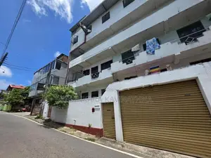 පිලියන්දල ටවුමෙන් ආදයමක් සහිත සිව්මහල් හොඩනැගිල්ල විකිනීමට -