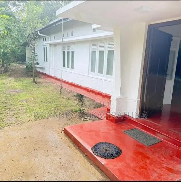 43 Perches - Old Single Storied House in Pallimulla (Only Land Value)